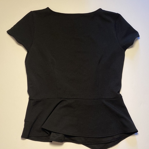 Ann Taylor Ruffled‎ Top - Picture 3 of 6